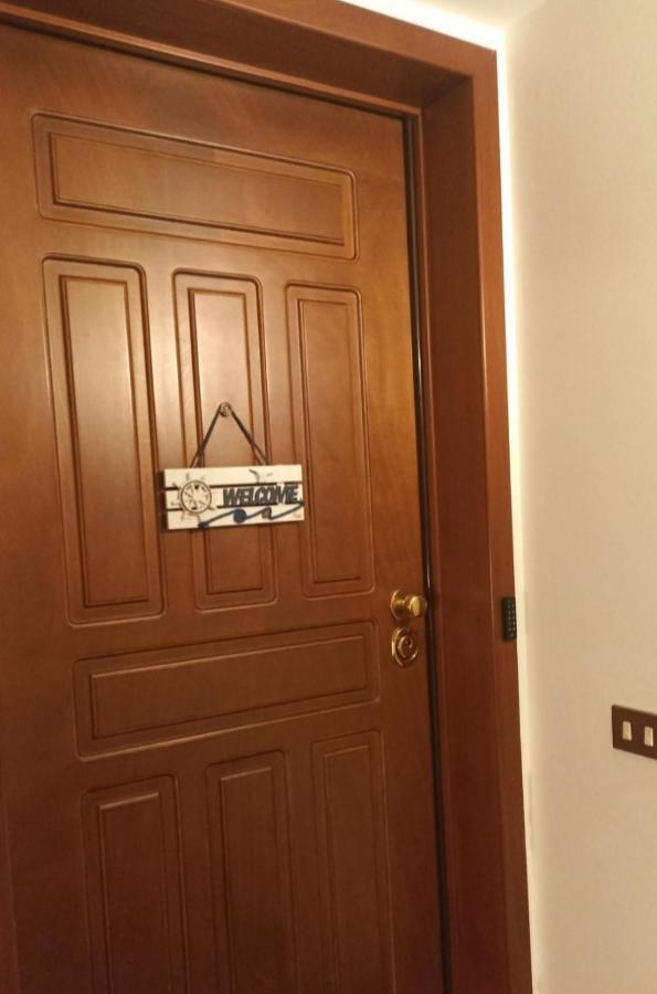 Orchidea Stanza Privata In Appartamento Condiviso "Sapori Di Mare" Cagliari Exterior foto